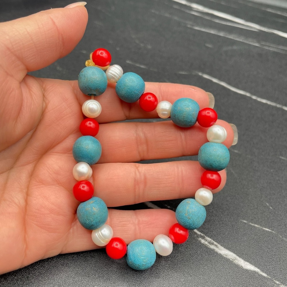 Vintage White Red Plastic Blue Wood Painted Round‎ Elegant Beaded Bracelet